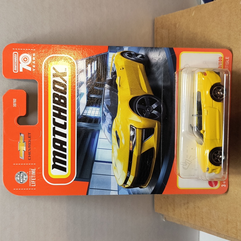 D9 Matchbox 16 Chevy Camaro Convertible plus shipping protector